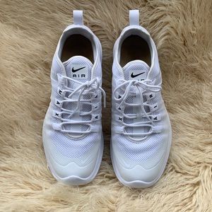 Nike Air Max Axis Women's Athletic Shoes